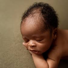 This little guy made green look so good. Already rocking his style from day  one. There's just something special about fresh beginnings and tiny  miracles. Delvin Jr 💚 #orlandonewbornphotographer  #newbornphotographerorlando #orlandophotographer ...