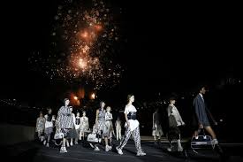 Επίδειξη μόδας του οίκου dior στο καλλιμάρμαρο: Epidei3h Dior Moda Kai Politismos Me Arwma Elladas Asisters Gr