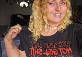 I'd appreciate if someone mirrors this image for me and majes me whole  again with thanks 🙏