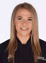 Lauren Carson's Instagram, Twitter & Facebook