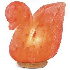  Reasons To Have A Himalayan Salt Lamp In Every Room Of Your Home Images?q=tbn:ANd9GcS-ci1GqAW3kl0D3mAezWbF7m1QO0imoFFaKL4YT-FmvmSBVICG