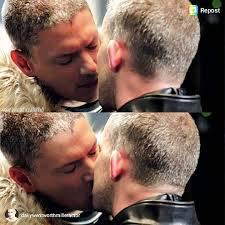 Leo And Straal Ray Kiss Wentworth Miller Fan Art 41177342 Fanpop