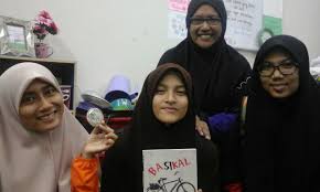 Belakangan beberapa warganet membagikan curhatannya mengenai belajar dari rumah. Ukhti Mawar 5 Perkara Yang Best Tentang Unisza
