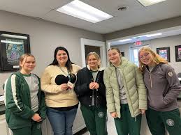 Everyone knows the way to a teacher's heart is...............with coffee  and muffins of course! Thank you to Travelin' Tom's Coffee and our amazing  HSA for the delicious specialty coffees and goodies! There