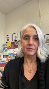 Jennifer Ewing's Instagram, Twitter & Facebook