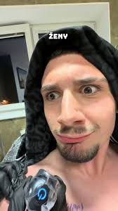 Když lidé při běhu hýbají stejnou rukou a nohou