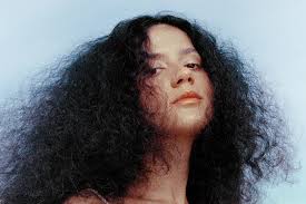 Tori lança videoclipe de “Ilha Úmida” e prepara novo álbum; assista em  primeira mão