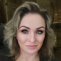 Lisa Hambrick's Instagram, Twitter & Facebook