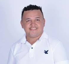 Prefeito Elvis Ramos fala sobre o primeiro mês de gestão e planos para 2025  ao Portal R10