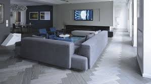 Graues Parkett Richtig Kombinieren 20 Wohnideen Und Inspirationen Holz Wohnzimmer Wohnzimmer Bodenbelag Und Wohnen