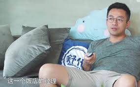 Изучаем китайский язык с нуля! å¤§sç©¿é»'è‰²è¡£æœ è‡ªå¤¸åƒè¶Šå—äºº æ±ªå°è²åæ§½ åƒé¥­åº—çš„ç»ç† æ–°é—» è›‹è›‹èµž