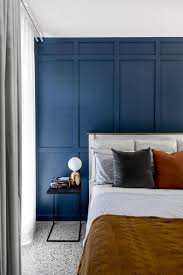 Ecco dunque che la boiserie moderna per camera da letto diventa il mezzo più efficace per veicolare personalità, stile, funzionalità ed eleganza, ma in modo leggero, luminoso, capace di giocare con grafiche e colori coordinati per un effetto privo di soluzione di continuità o, in alternativa, caratterizzato. Camera Da Letto Con Boiserie Design Foto E Idee Per Arredare Agosto 2021 Houzz It