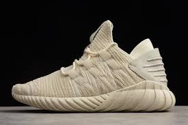 À la fois femme et sportive, ta singularité est de pouvoir tu cherches l'efficacité tout en cultivant ta féminité. 2018 Adidas Originals Tubular Dawn Off White Brown Cq2508 Outlet Sale Tenue De Sport Femme Adidas Fitness Shoes Women