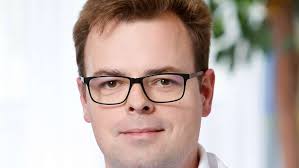 Schmerzen nehmen, Bewegung erhalten Andrei-George Anghel über die  Instrumentierung der Lendenwirbelsäule