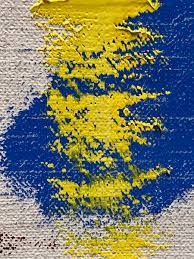 Use the cloth to scrape or wipe the knife clean before picking up paint to add to the canvas. How A Palette Knife Can Help You Paint Artsy