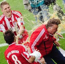 Telstar wird üblicherweise von andries jonker trainiert, der van gaal einst in barcelona und bei den bayern assistierte. Lieblingsschuler So Machte Van Gaal Bayerns Schweinsteiger Zum Star Bilder Fotos Welt