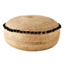 Pouf En Jute A Pompons Noirs Sur Maisons Du Monde Piochez Parmi Nos Meubles Et Objets Deco Et Faites Le Plein D Inspiration Puf Pompones Yute