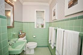 Mom And Dad Moved Into A Split Level In The Late 70s That Was Built In 1958 The Upstairs Bathroom Was Green Bathroom Green Tile Bathroom Green Bathroom Decor