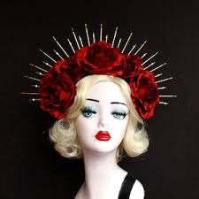 Corona de flores de rosa roja burdeos con cristales, corona de halo dorado  de 5 pulgadas, corona de novia, diadema con halo, tocado del Día de los  Muertos, Virgen María