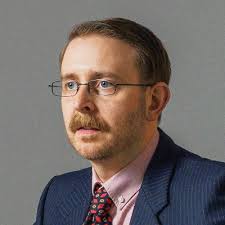 Steven just sent me this viral tweet and suggested it might make for  successful content if I photoshopped us into it.