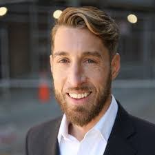 Devon Parr's Instagram, Twitter & Facebook