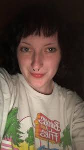 who do i look like?? i wanna see your opinions : r/Doppleganger