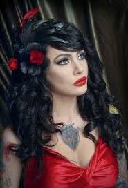 Discover 13 prom and pin up hair ideas