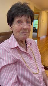 I still see my mom every day that I am in town. Which is most every day.  And all of my visits like this one are so precious. As I have said before  some of our conversations now are just tossed salad. ...