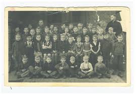 Det er ikke første gang, at Danmark anbringer flygtninge i lejre