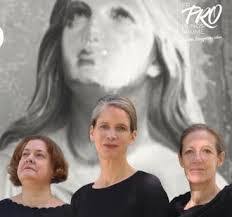 Alexandra Redlich's Instagram, Twitter & Facebook