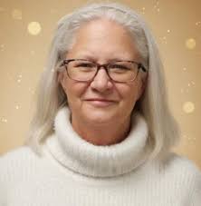 My daughter was so happy to create this turtle with fruit slices, 🐢🥒🧡but  unfortunately no one appreciated it in the end... She cried so hard. 💔😢"I  hope your encouragement can make her