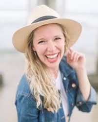 Jennifer Heasley's Instagram, Twitter & Facebook