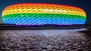 Allianz arena is a football stadium in munich, bavaria, germany with a 70,000 seating capacity for international matches and 75,000 for domestic matches. Fc Bayern Erntet Shitstorm Fur Pride Arena