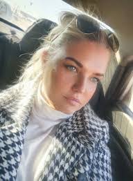 Berta Burger's Instagram, Twitter & Facebook