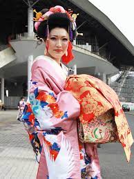 関連画像】「母が用意した」という花魁（おいらん）風デザインの着物 - 小倉経済新聞