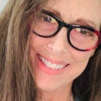 Suzanne Starnes's Instagram, Twitter & Facebook