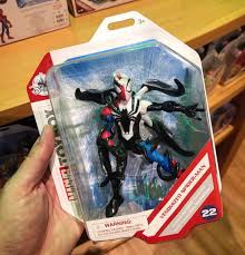 Maximum venom , hot toys and mr. Thevenomsite On Twitter In Hand Look At The New Venomized Spider Man And Venomized Hulk From Maximum Venom In The Disney Toybox Figure Line These Will Be In Disneystores Soon Https T Co Osiinmfwmr Https T Co Yfyc7nxmji