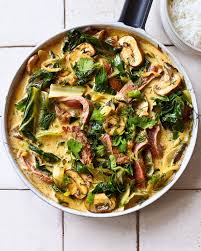 These family dinner recipes include everything from pasta and pizzas to soups and salads. 100 Healthy Family Meals Delicious Magazine