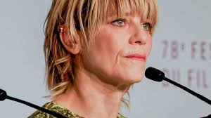 Isabelle Mergault rétablit la vérité sur l'adoption de sa fille Maya :  "Elle voit sa mère et son père régulièrement"