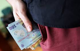 Angajatii si angajatorii afla impozitele si contributiile acest calculator salarii brut net si total vă ajută să identificaţi salariul net, salariul brut şi salariul total introducînd doar una din cele 3 valori Salariul Mediu Brut In JudeÈ›ul Sibiu A Ajuns La 4572 De Lei Cel Mai Mare Din