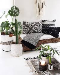 Black And White Interior Design With Plants Pin By Cherry Cheung On Bedroom House Interior Minimalist Living Room Interior