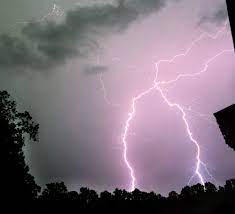 How Does Science Explain A Bolt From The Blue The Japan Times
