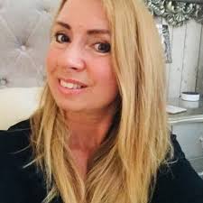 Karen Quinnell's Instagram, Twitter & Facebook