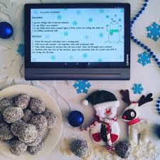 Chocolate Snowballs Sink Your Sweet Tooth Into These Delicious Chocolatey Coconut Y Treats Brought To You By Yoga Tablet Chocolate Snowballs Holiday Wishes