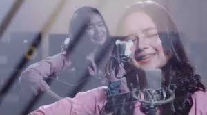 Dan putih rambutnya jadi saksi cintaku padanya. Chord Cinta Luar Biasa Chordtela Lirik Lagu Terbaru