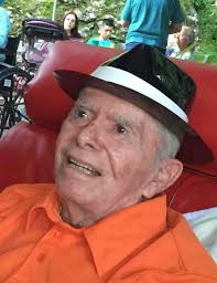 Ha partido a morar con Nuestro Dios Ángel Enrique Quiñones Maisonet Bo.  Cantera, Manatí Falleció el 31 de marzo de 2020 a la edad de 85 años.  Siguendo las directrices del Depto.