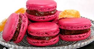 Macarons Ganache Chocolat Blanc Ou Noir Au Pamplemousse Confit Les Petits Plats Dans Les Grands Macaron Ganache Chocolat Blanc Chocolat Blanc
