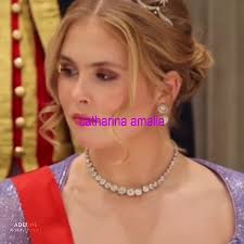 Princess Leonor Cross Her Legs