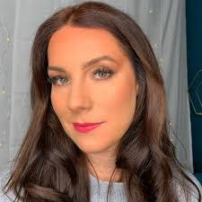 Hilary Gaines's Instagram, Twitter & Facebook