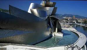 Muzeul este unul din cele cinci muzee mondiale ale fundaţiei solomon r. Guggenheim Bilbao Museum Museen Im Baskenland Tourismus Euskadi Tourismus Im Baskenland